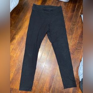Plain black leggings